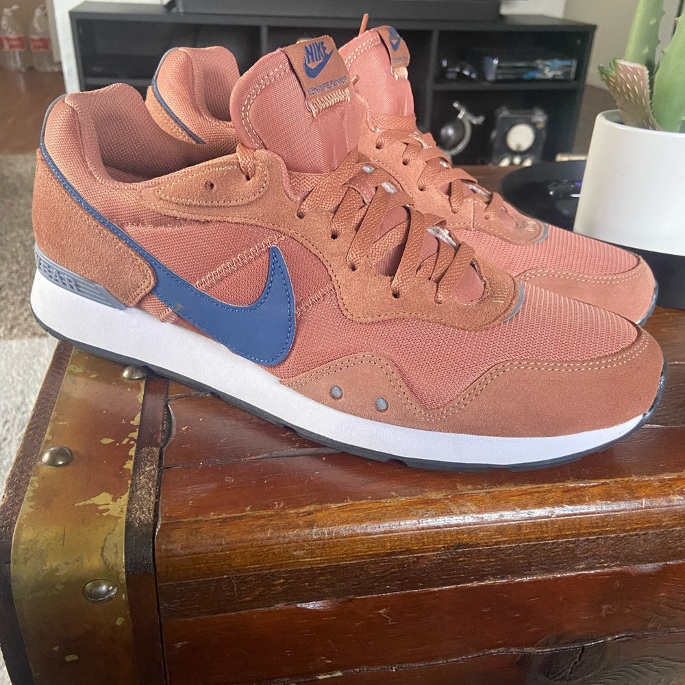Nike venture runner size 13